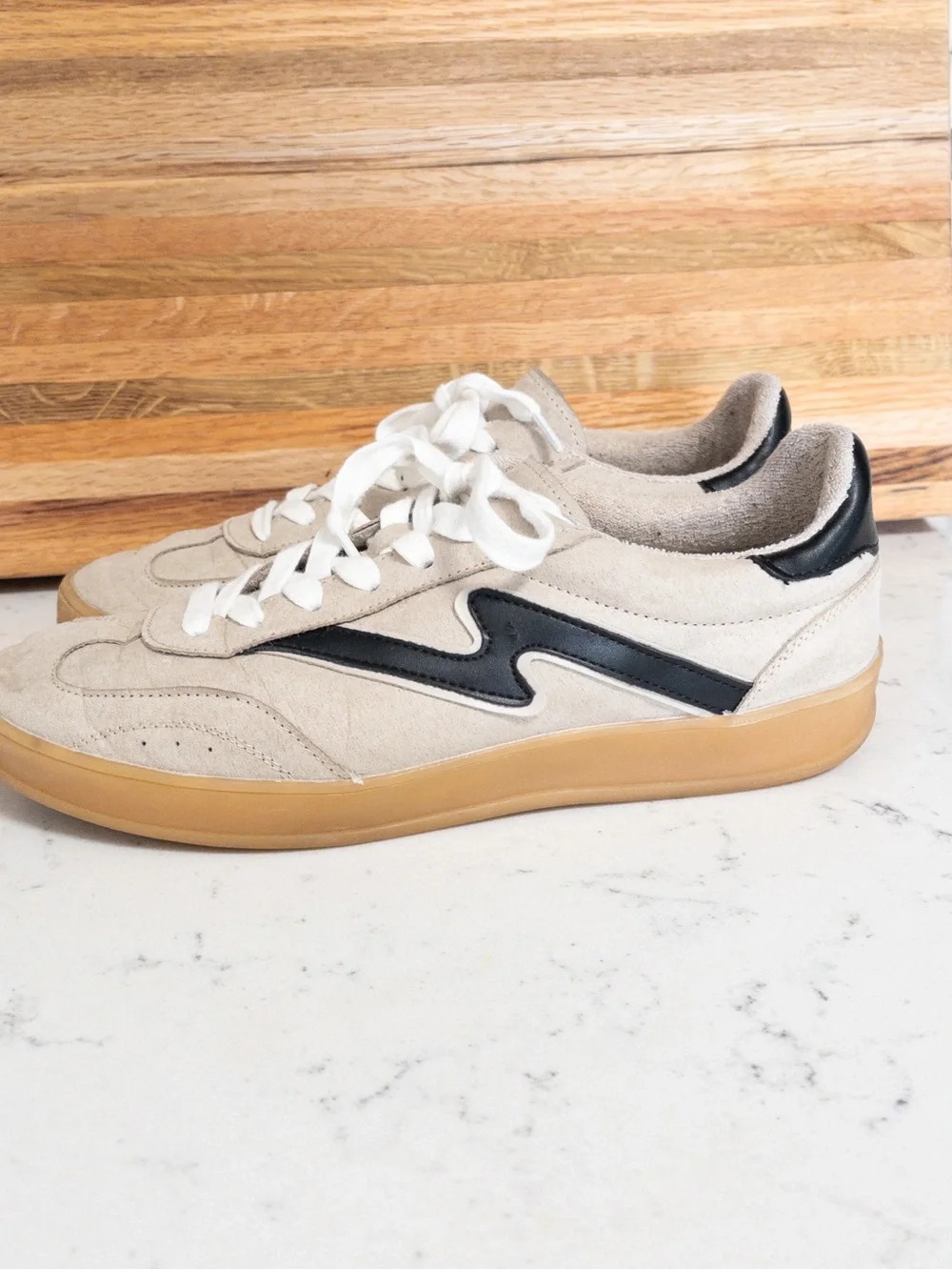 Madden Girl Steve Madden GIIA Tan & Black Gum Sole Sneakers Trainers 8.5 Sporty